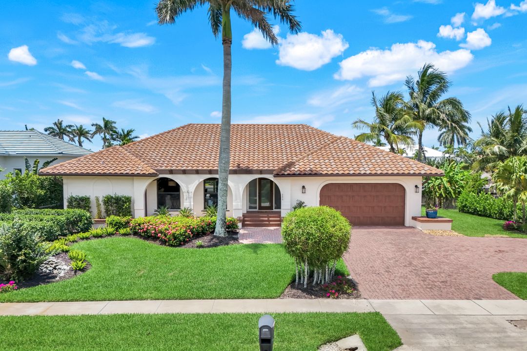 284 Polynesia Ct, Marco Island, FL 34145