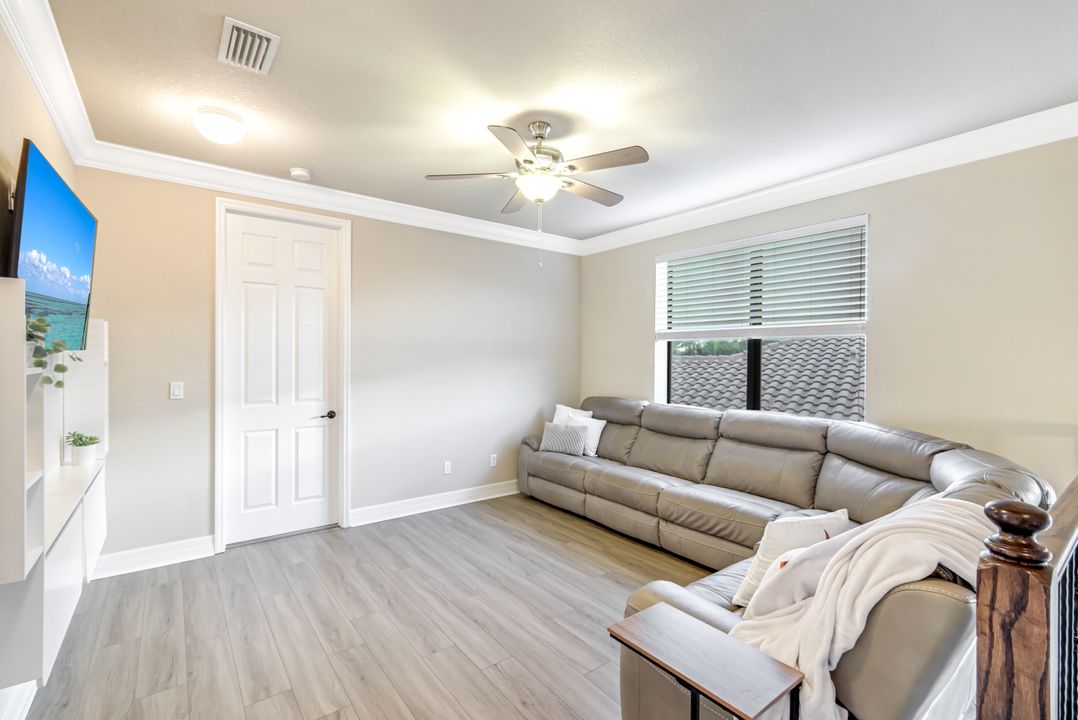 11732 Meadowrun Cir, Fort Myers, FL 33913