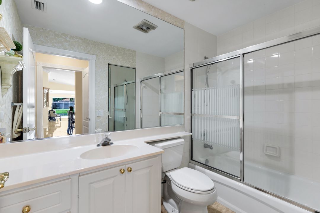 5808 Drummond Way, Naples, FL 34119