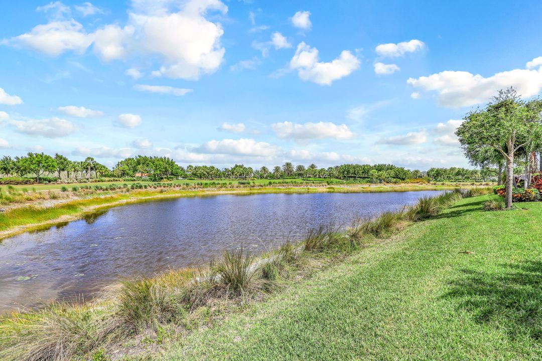 8828 Savona Ct, Naples, FL 34119