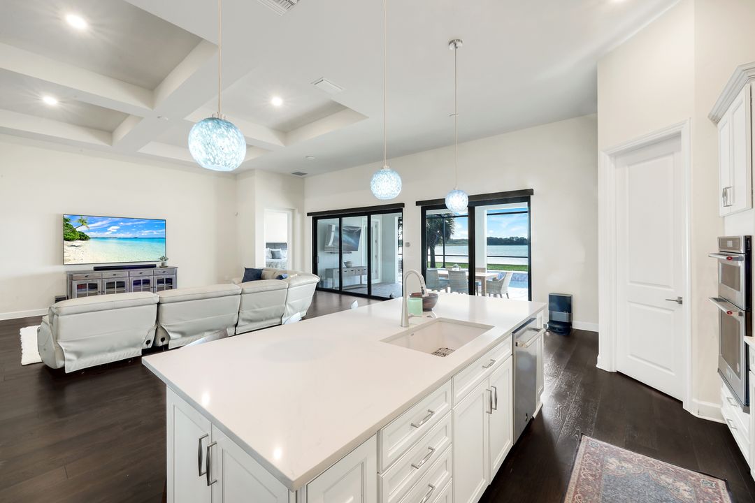 19696 Aqua View Ln, Fort Myers, FL 33913