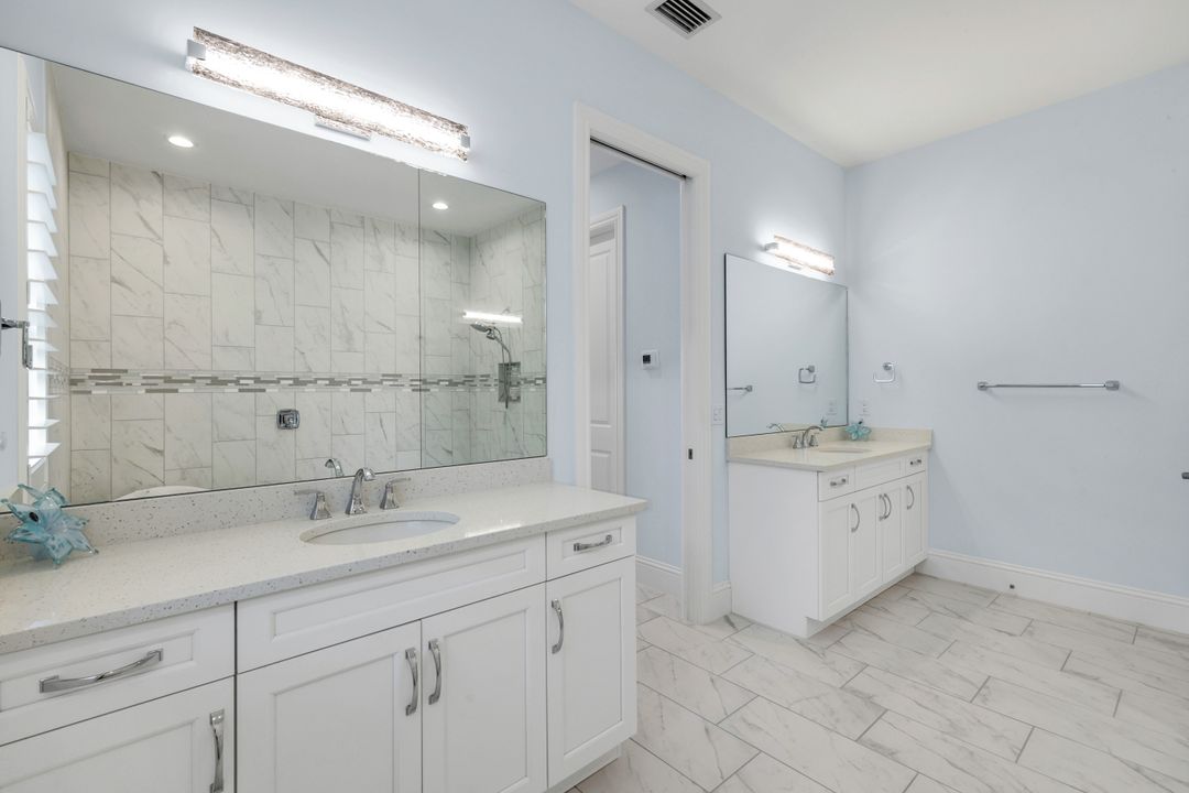 14386 Laguna Spgs Ln, Naples, FL 34114