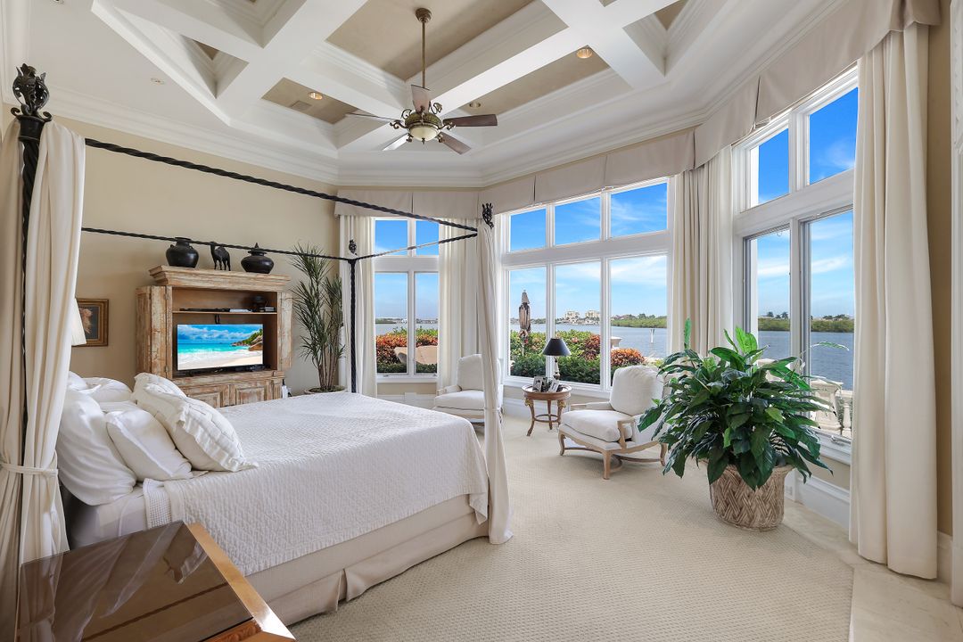 490 Renard Ct, Marco Island, FL 34145