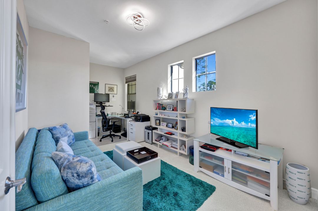 15213 Butler Lake Dr, Naples, FL 34109