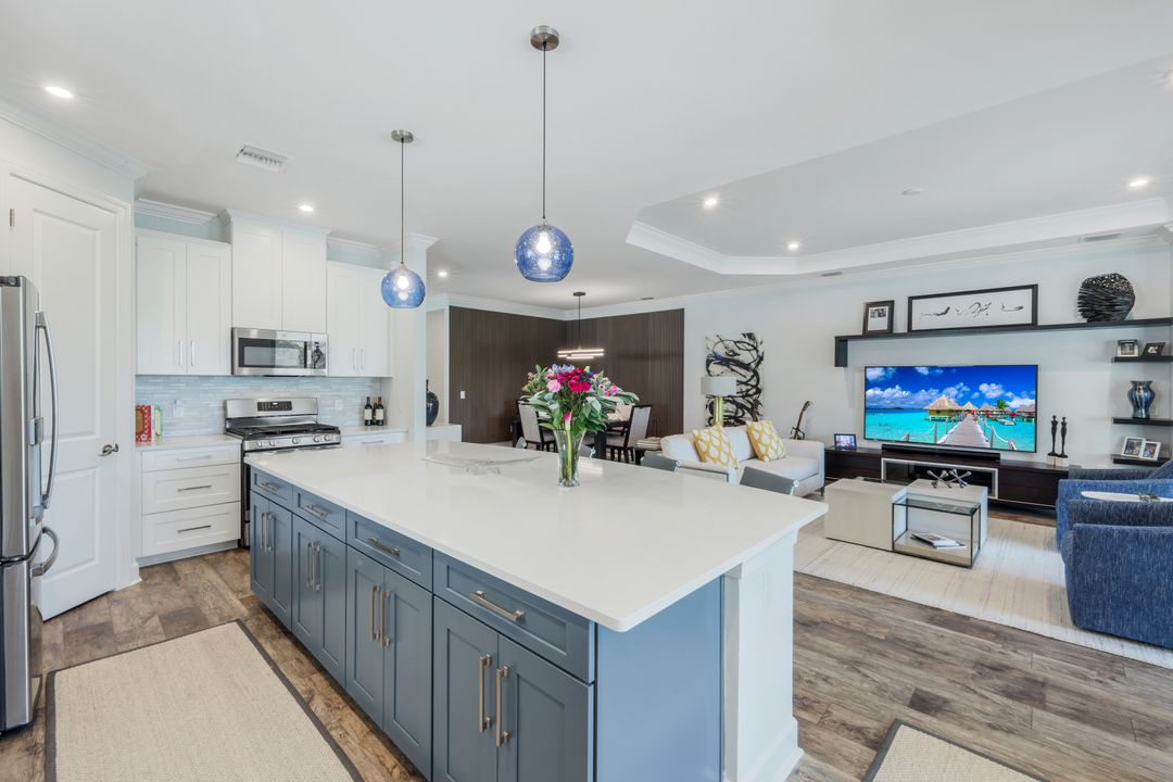 15236 Turin Dr, Naples, FL 34114