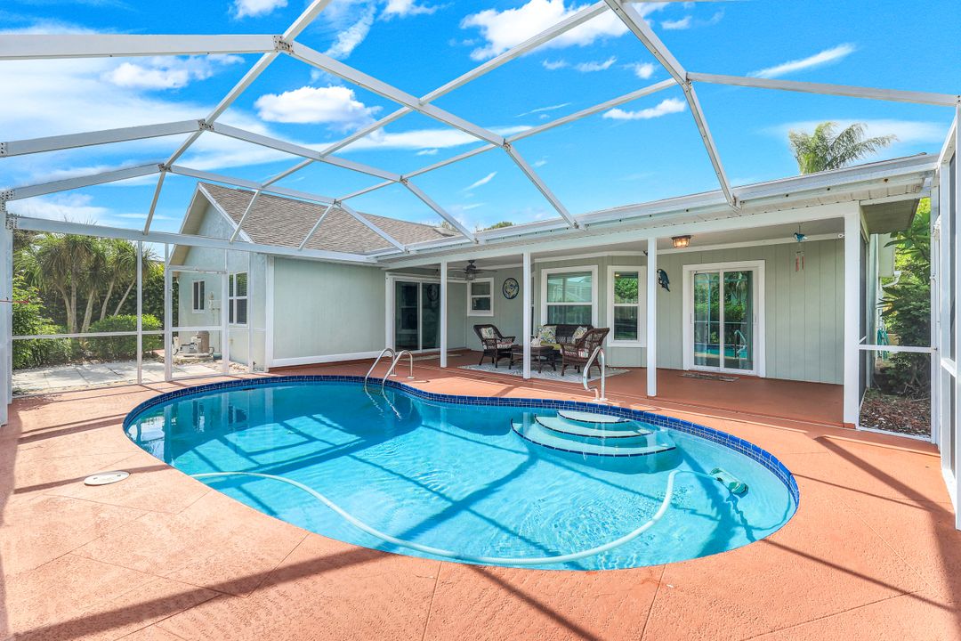9814 Country Oaks Dr, Fort Myers, FL 33967