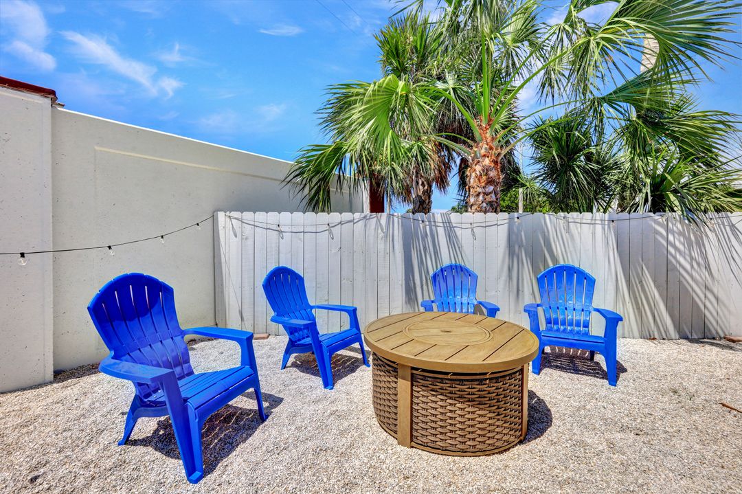 318 Castaways St, Marco Island, FL 34145