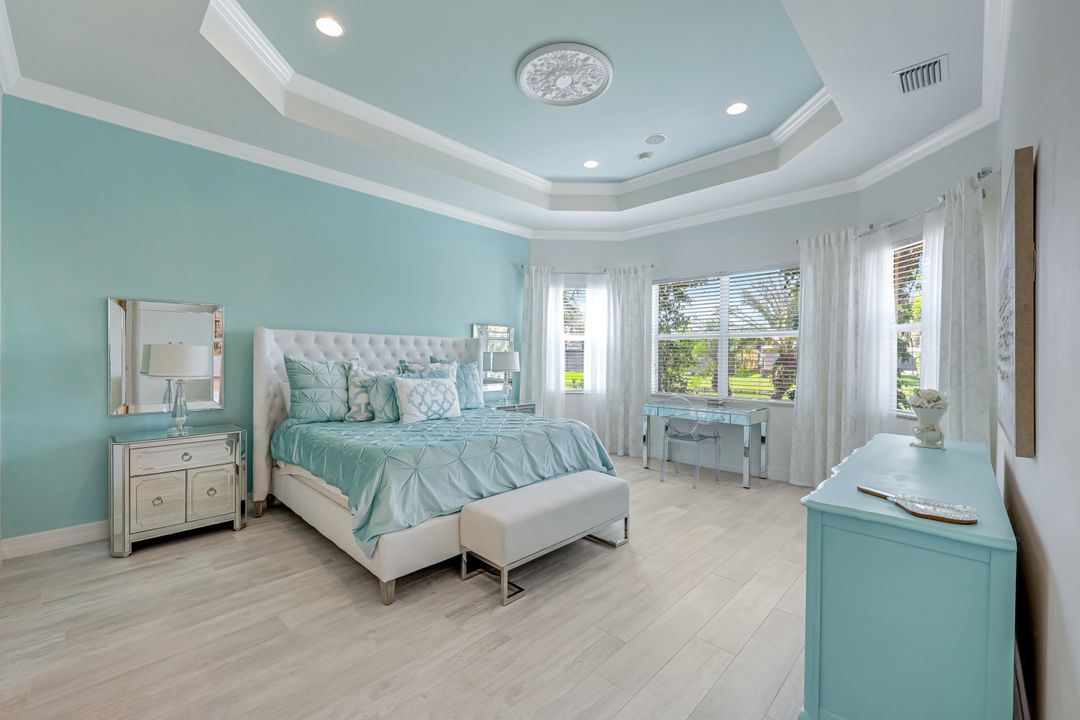 6582 Monterey Point, Naples, FL 34105