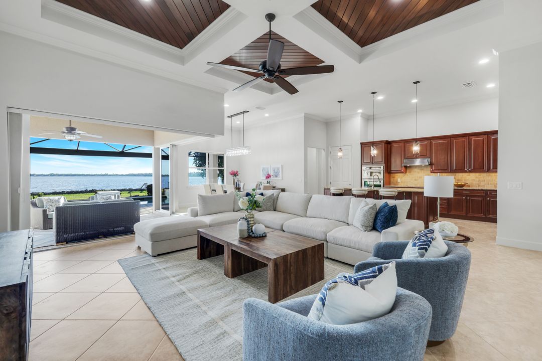 9305 Quarry Dr, Naples, FL 34120