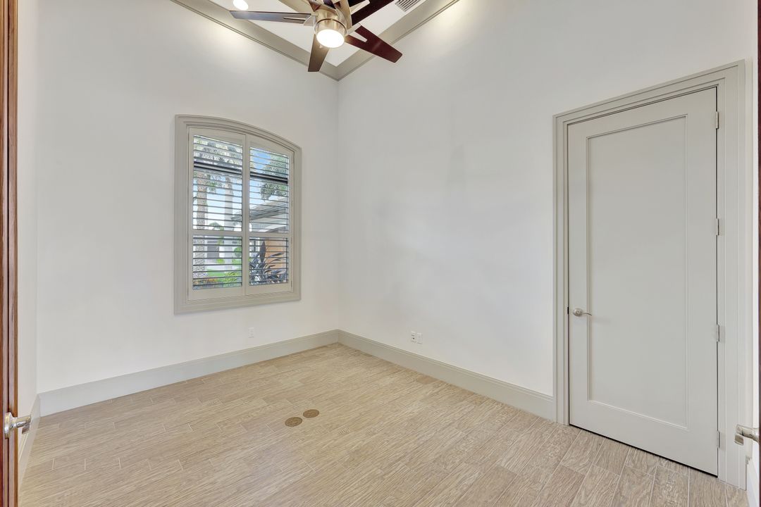 5817 Harbour Cir, Cape Coral, FL 33914