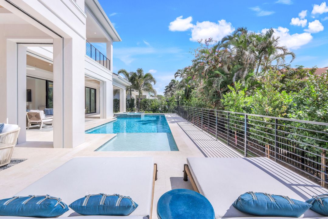 448 Devils Ln, Naples, FL 34103