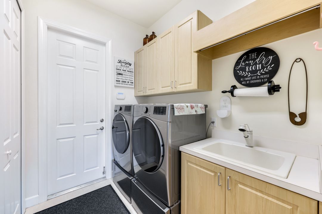 9852 Treasure Cay Ln, Bonita Springs, FL 34135