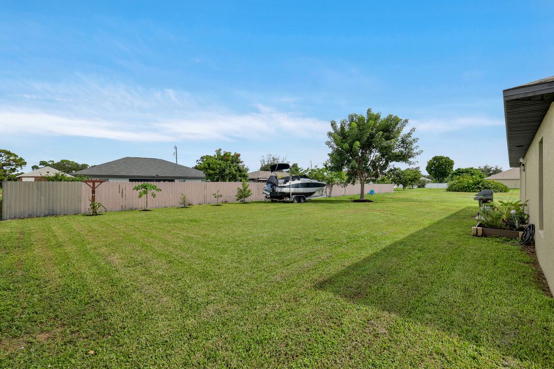 1613 SW 17th Ave, Cape Coral, FL 33991