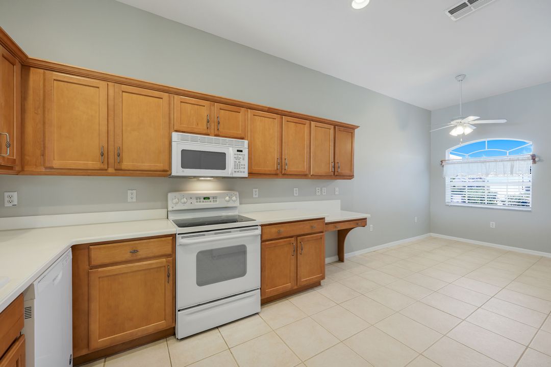 6504 Castlelawn Pl, Naples, FL 34113