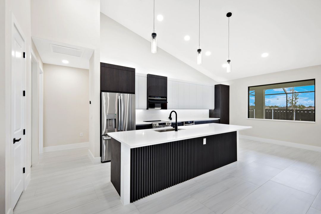 819 SW 16th Terrace, Cape Coral, FL 33991