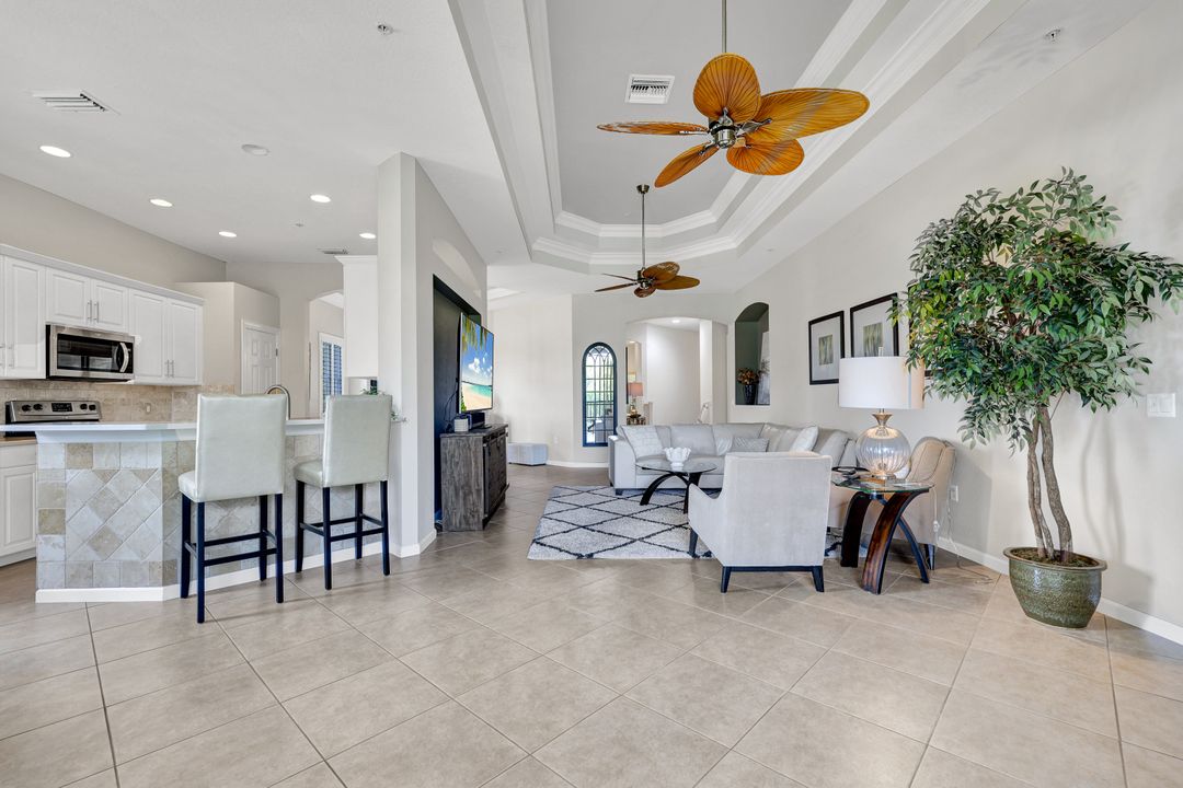 8723 Coastline Ct #202, Naples, FL 34120