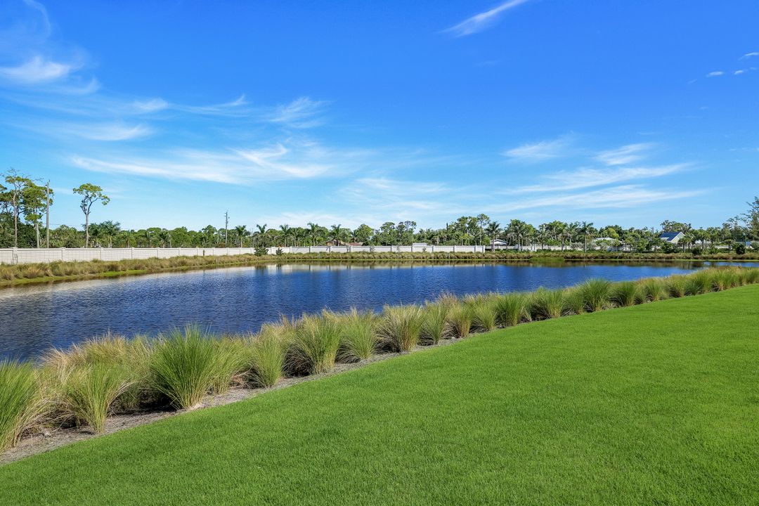 8825 Yucatan Ct, Naples, FL 34112