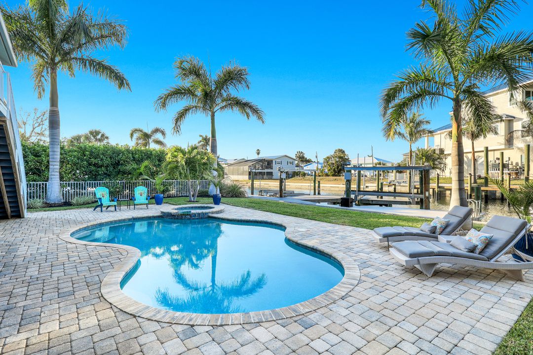 231 Sterling Ave, Fort Myers Beach, FL 33931