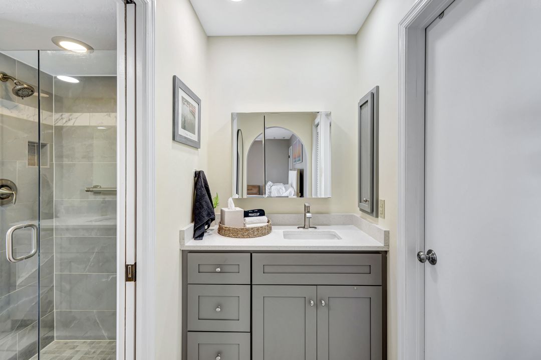 1940 SE 6th Ave, Cape Coral, FL 33990