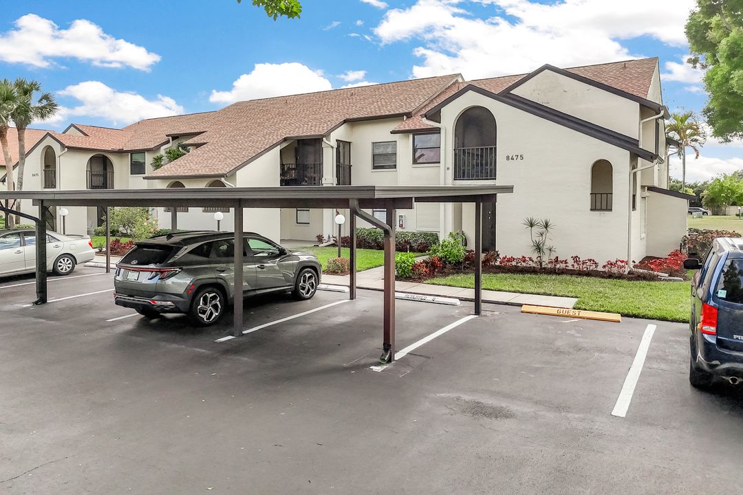8475 Charter Club Cir #8, Fort Myers, FL 33919