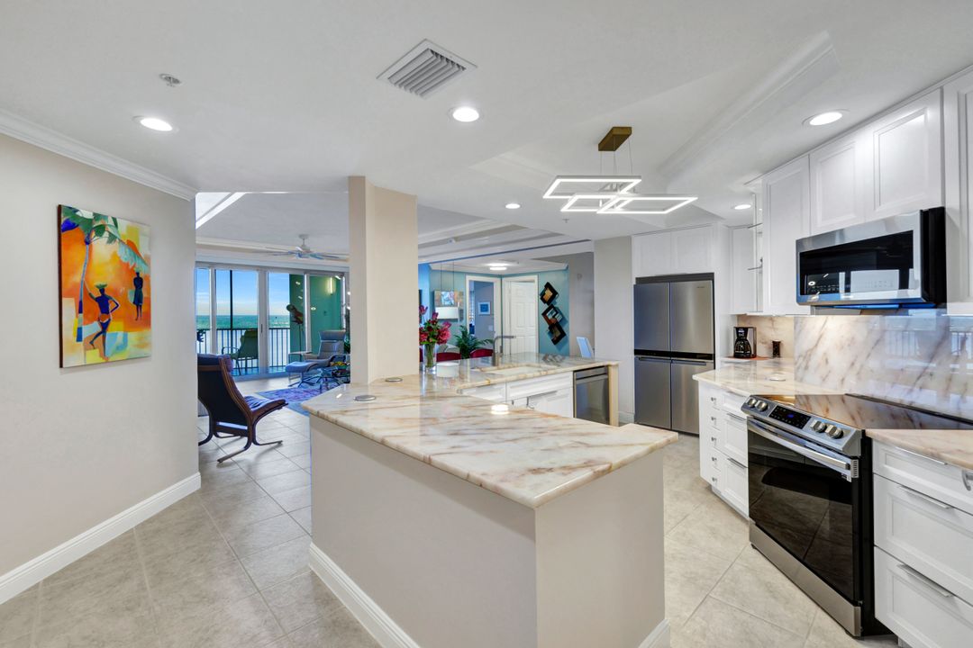 2745 First St #2204, Fort Myers, FL 33916