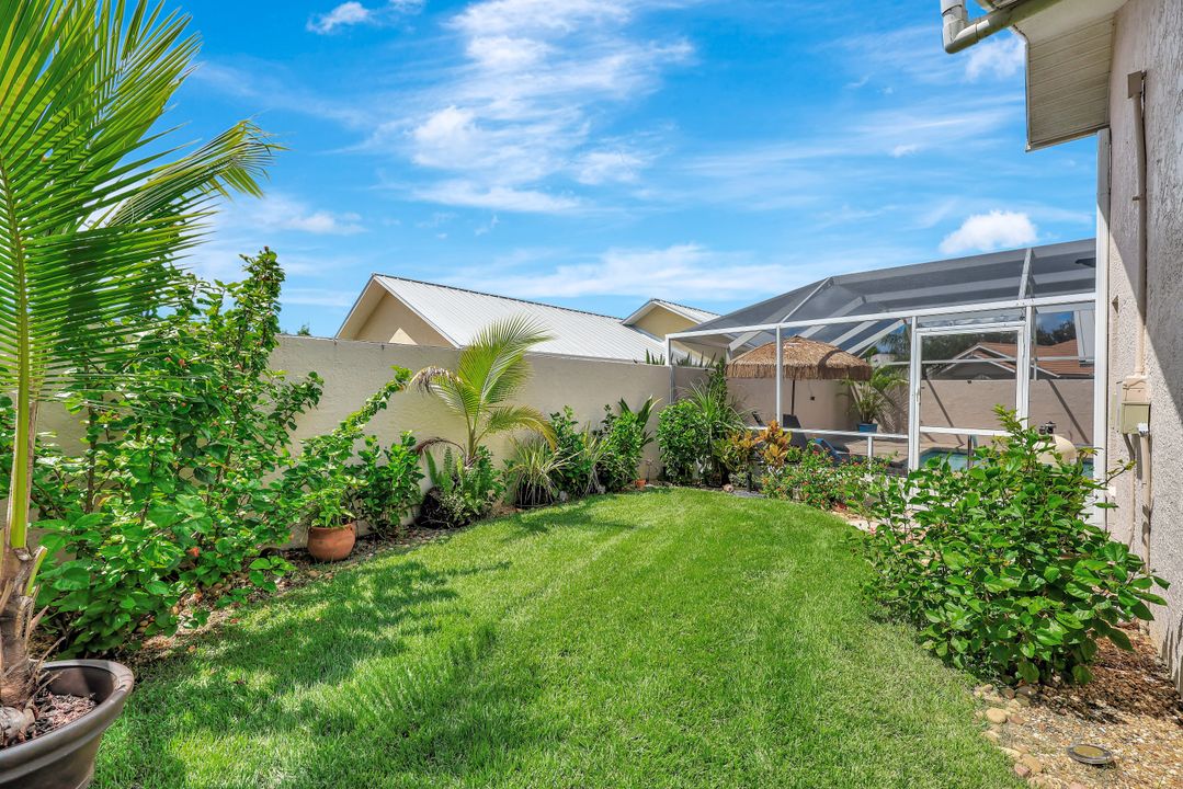 11043 Longshore Way W, Naples, FL 34119