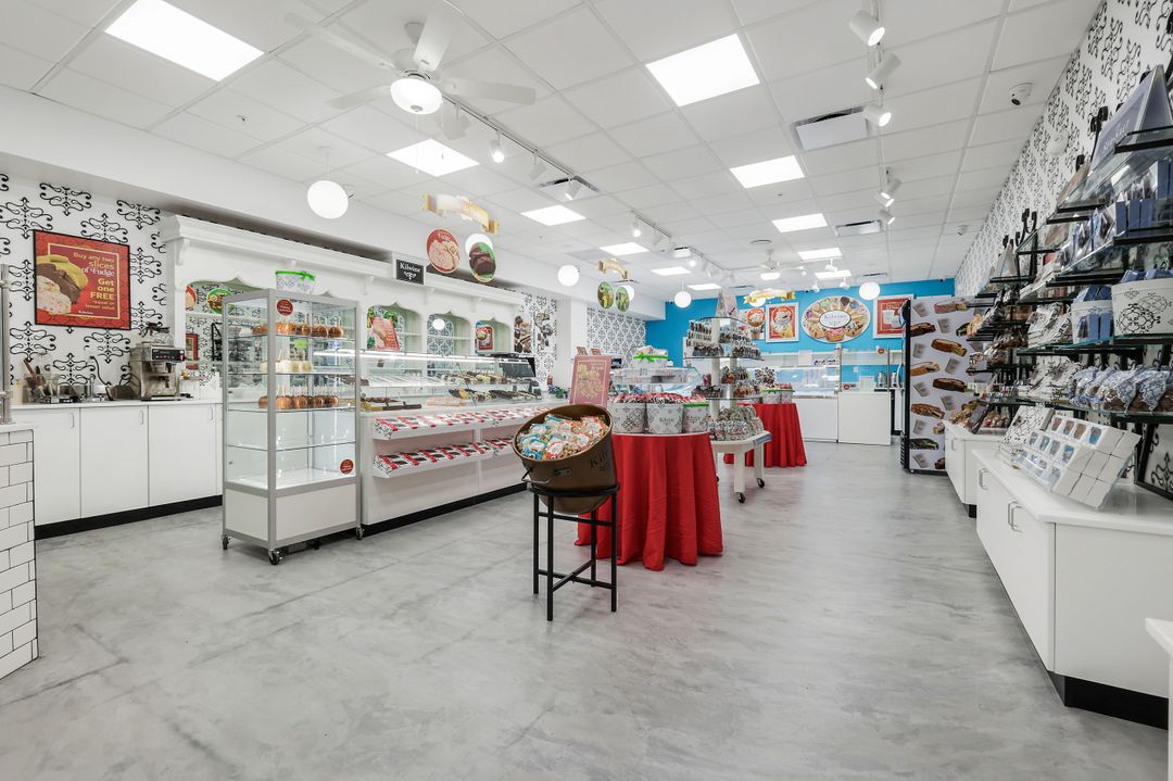 743 5th Ave S, Naples, FL 34102