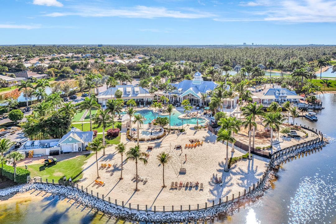 14863 Edgewater Cir, Naples, FL 34114