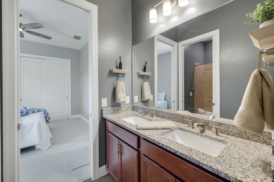 9151 Snowy Owl Wy, Naples, FL 34120