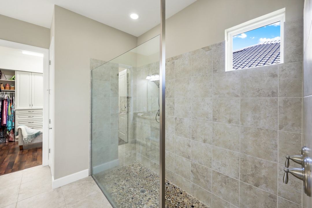 9539 Campanile Cir, Naples, FL 34114