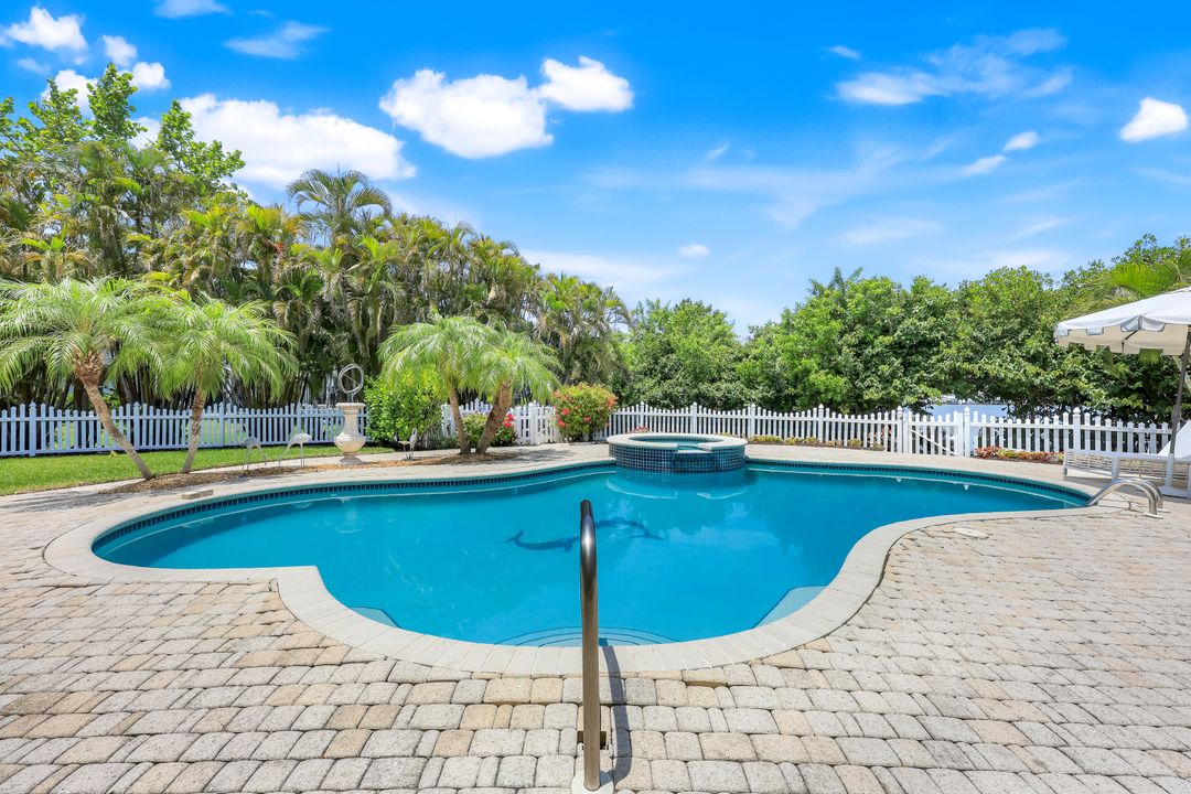 203 San Mateo Dr, Bonita Springs, FL 34134