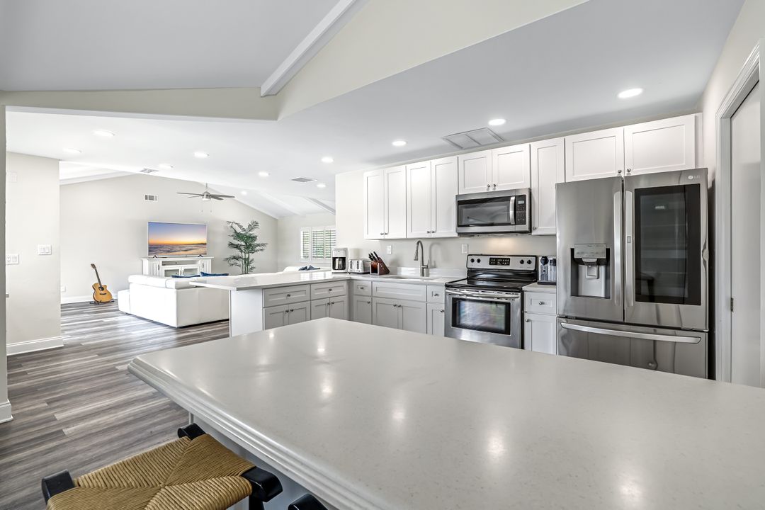 401 Capri Blvd, Naples, FL 34113