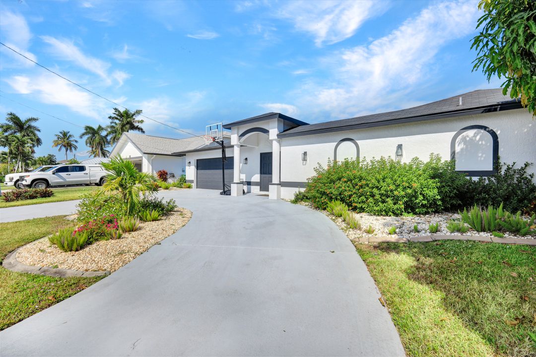 2033 SE 27th Terrace, Cape Coral, FL 33904