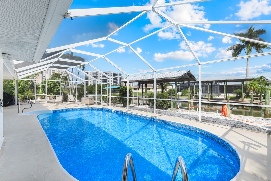 8552 Lagoon Rd, Fort Myers Beach, FL 33931