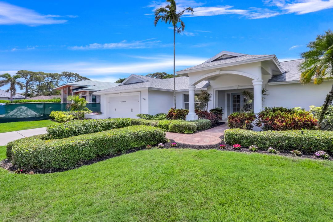 750 Southern Pines Dr, Naples, FL 34103