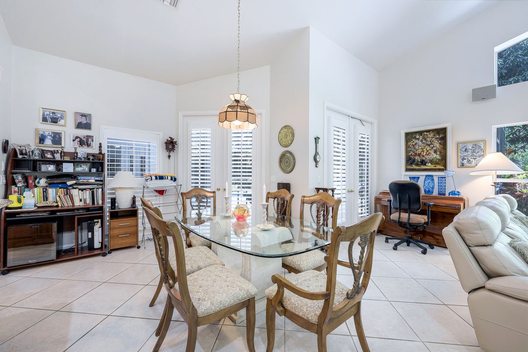 6689 Mill Run Rd, Naples, FL 34109