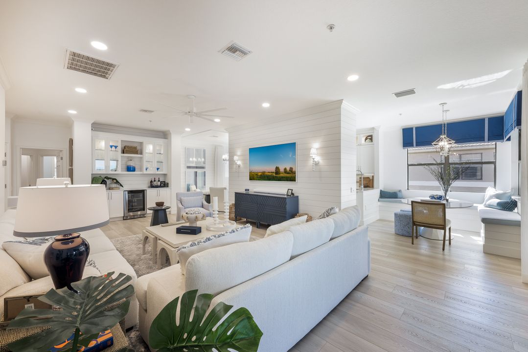 10450 Smoke House Bay Dr #201, Naples, FL 34120