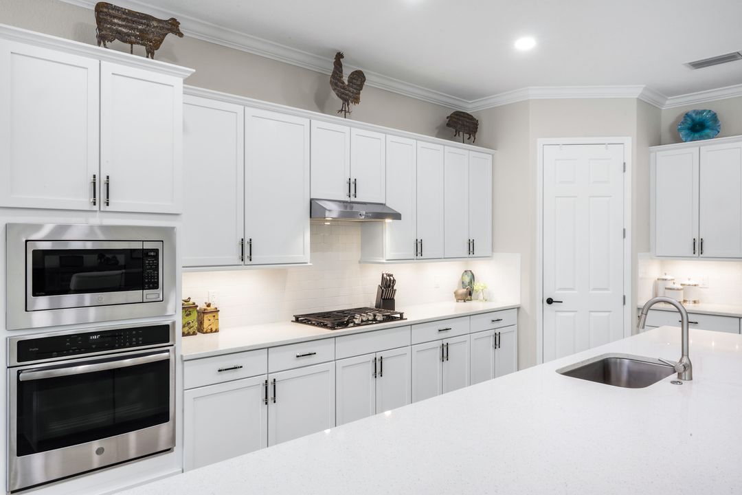 2302 Grenadines Way, Naples, FL