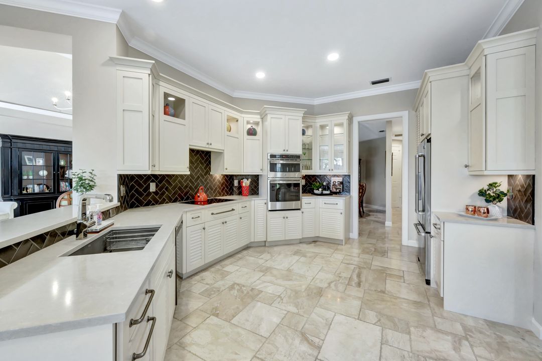 3671 Olde Cottage Ln, Bonita Springs, FL 34134