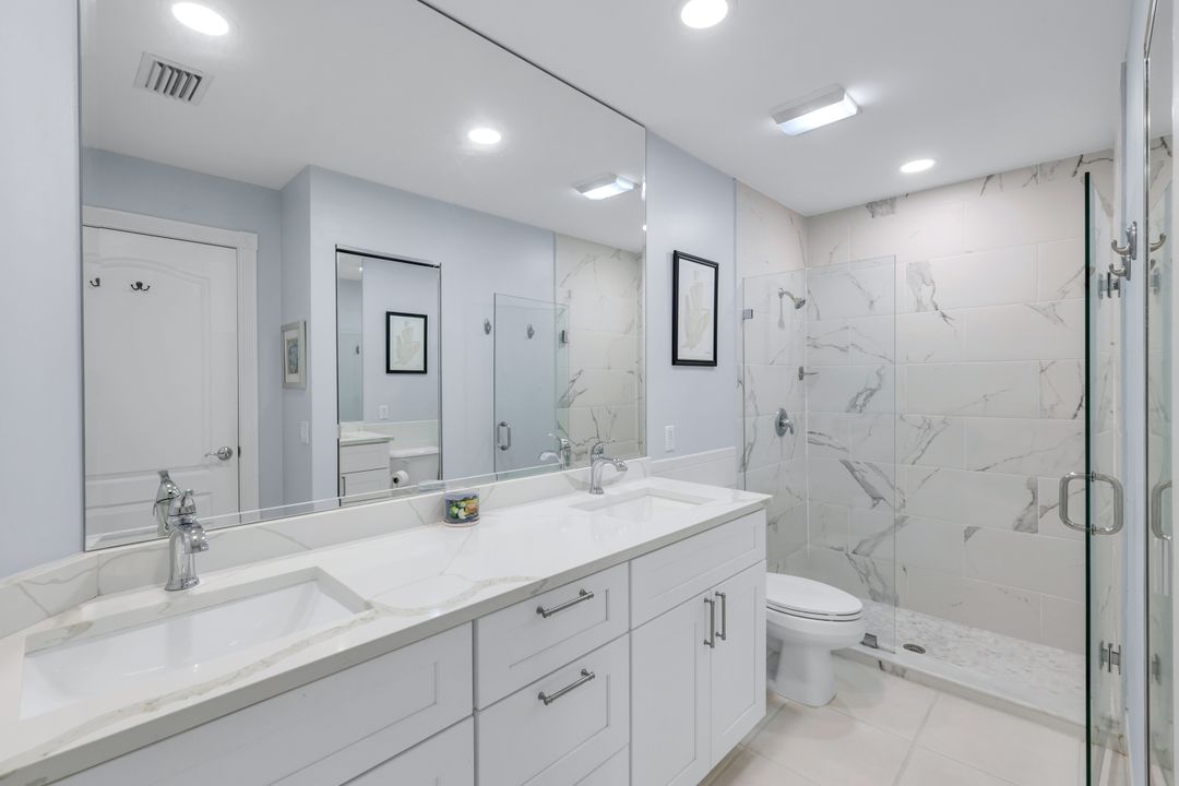 4272 Redonda Ln, Naples, FL 34119