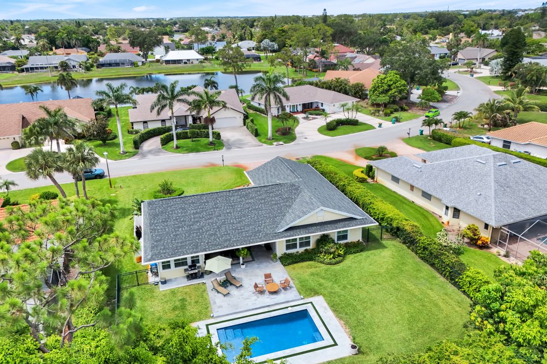 2319 Queens Way, Naples, FL 34112