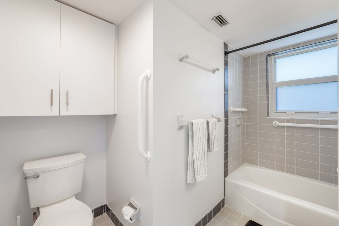 5501 Heron Point Dr #904, Naples, FL 34108