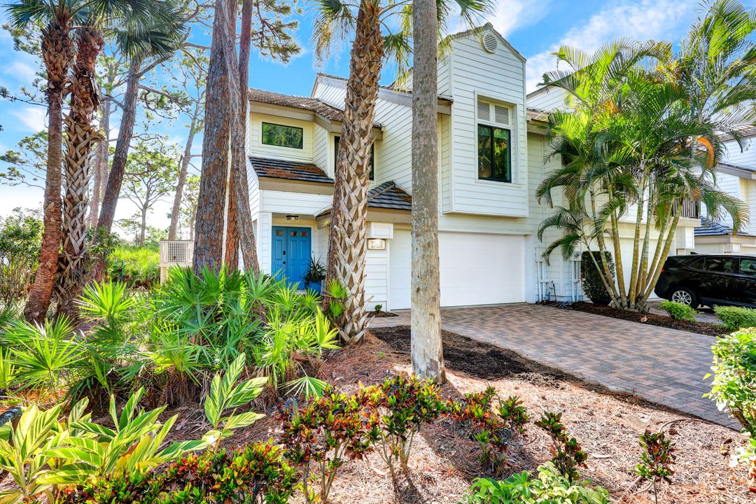 27131 Oakwood Lake Dr, Bonita Springs, FL 34134