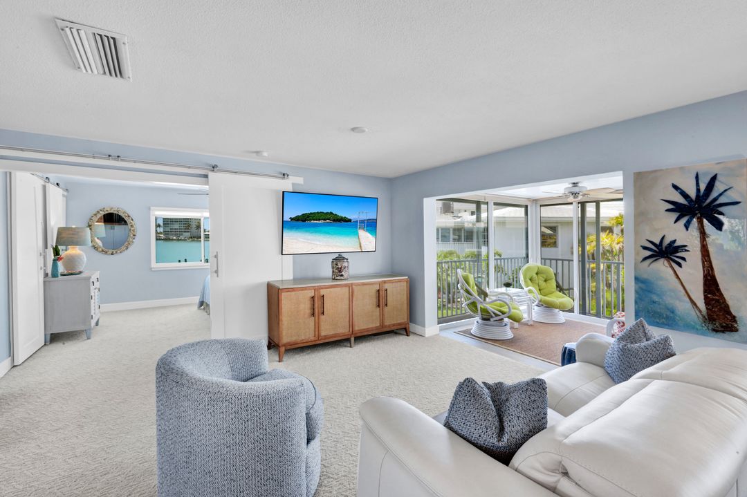 388 Harbour Dr #388, Naples, FL 34103