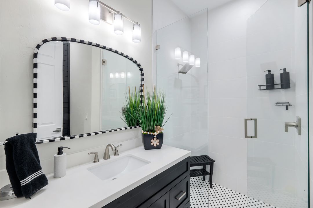 8783 Coastline Ct #202, Naples, FL 34120