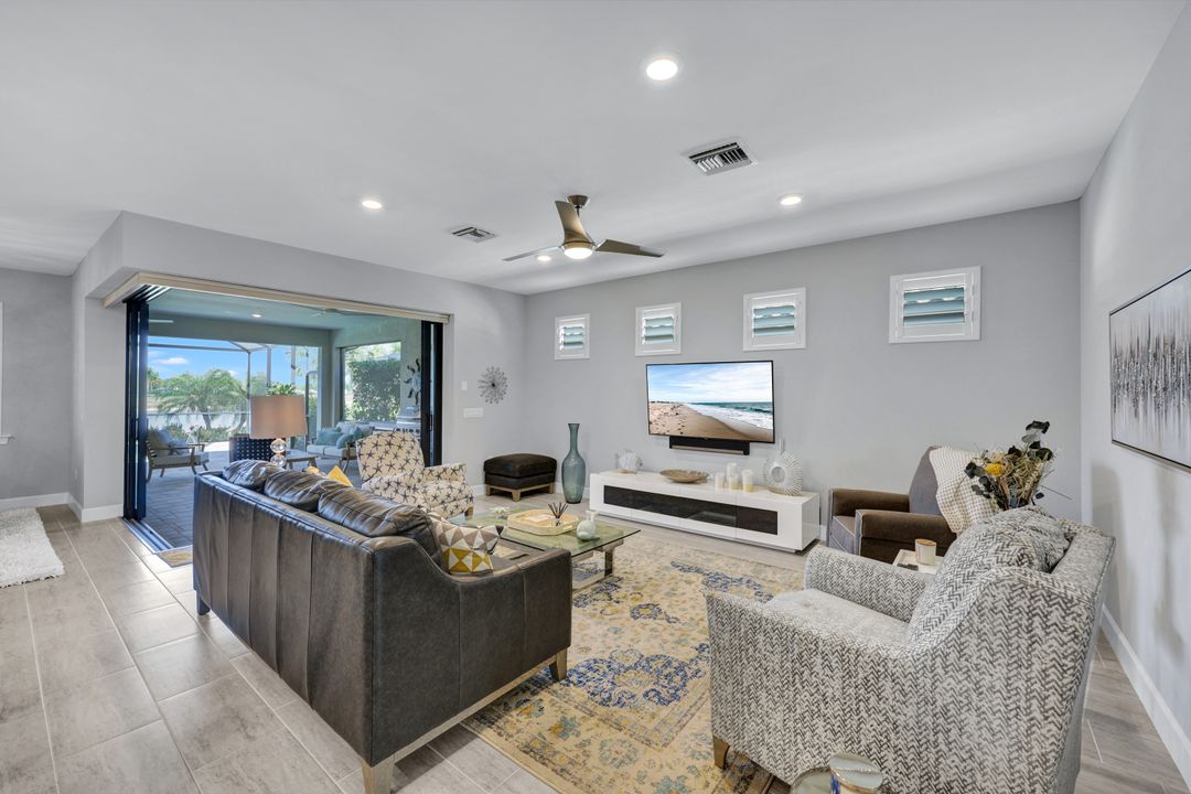19572 Utopia Ln, Estero, FL 33913
