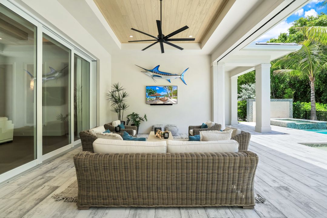 6630 Palisades Ave, Naples, FL 34109