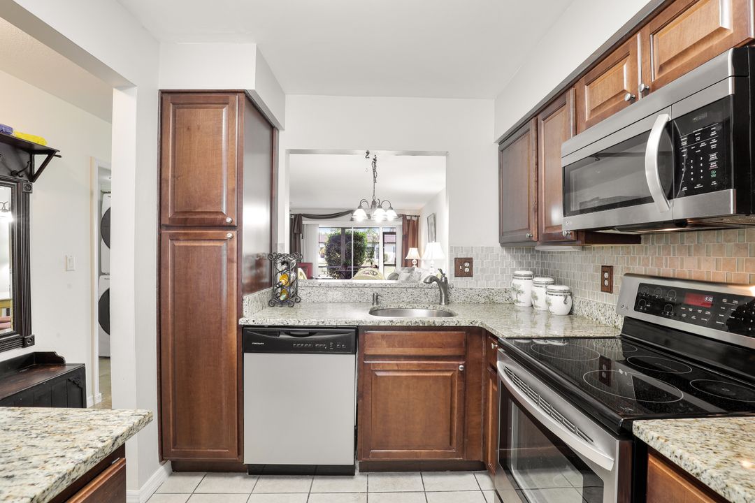 6300 South Pointe Blvd #107, Fort Myers, FL 33919