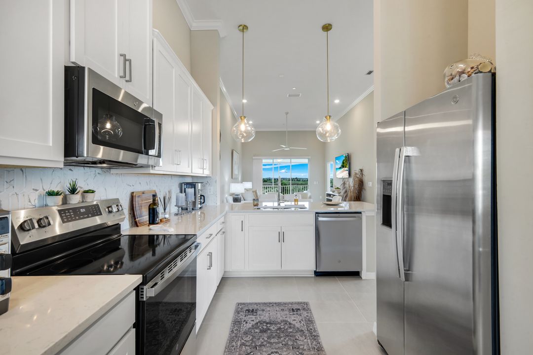 11811 Venetian Lagoon Dr #204, Fort Myers, FL 33913