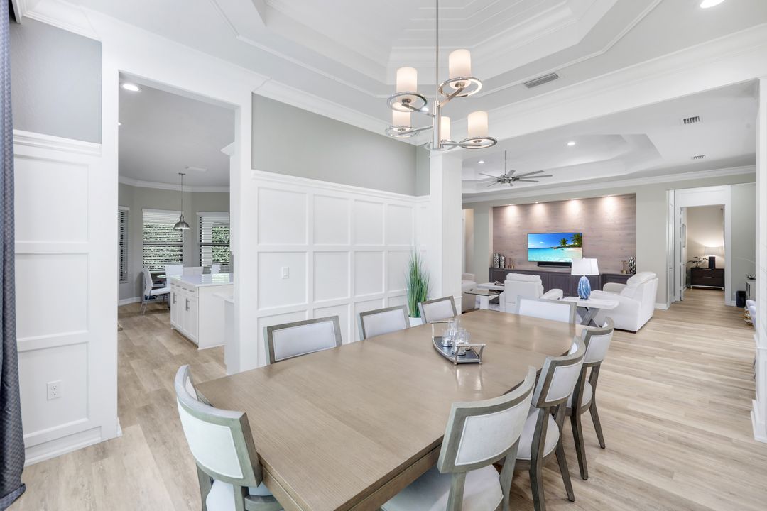 3927 Torrens Ct, Naples, FL 34119